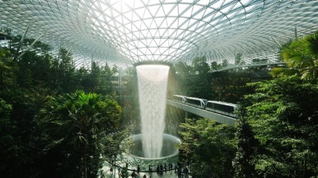 interno aeroporto di changi  durante gli arrivi a singapore