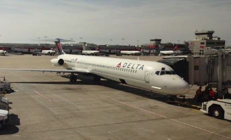 volo DL 287 durante imbarco dei passeggeri